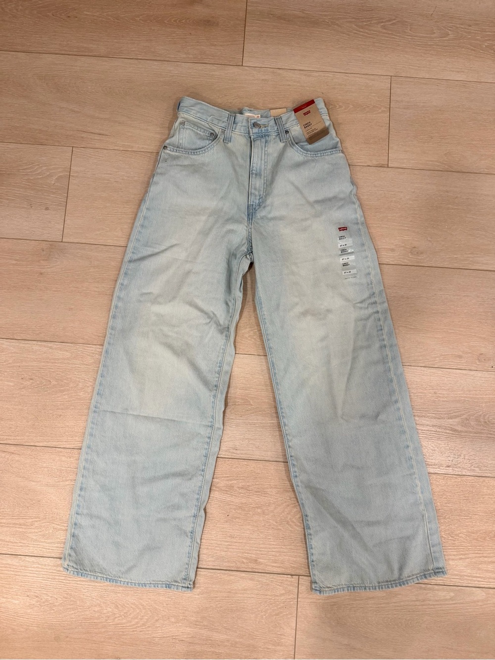 Levi's Women’s High Rise Cinch Baggy Jeans “On Blast” Light Wash